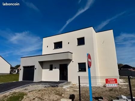 ? maison cubique neuve 2026 — 140 m²