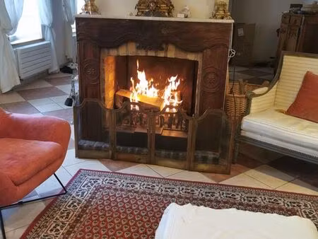 superbe longère en pierres blanches de caractère alliant élégance  authenticité et fonctio