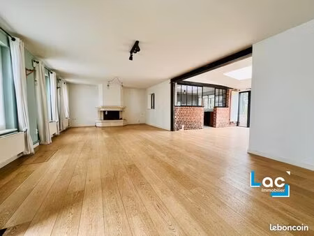 maison 7 pièces 179 m²