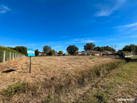 terrain constructible 2000m2 - le fieu (33230)