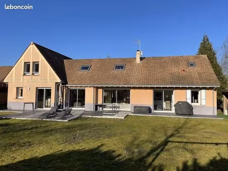 pavillon 12 pièces 210 m²