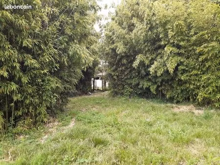 terrain 600 m² arbanats