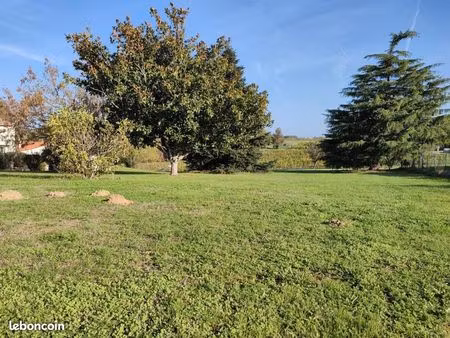 terrain 1 100 m² genissac
