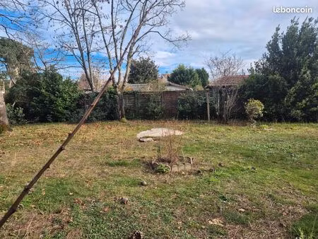 terrain constructible 347m2 libre constructeur