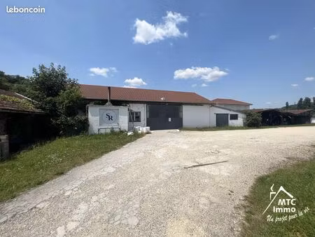 entrepôt 65 m² bourgoin-jallieu