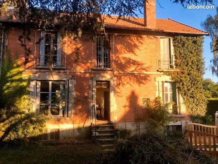 maison de charme avec grand jardin arboré – louan (77)