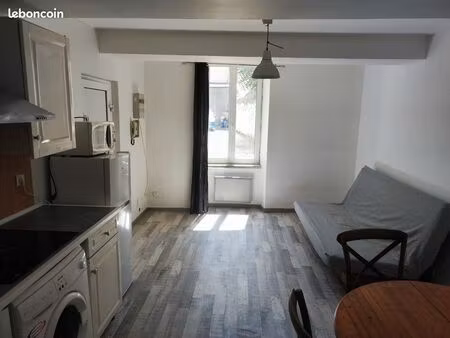 location studio le thor - 25m² - 455 mensuel