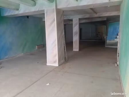 local commercial  bureaux  stockage