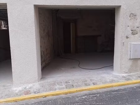 a louer  un local commercial de 9m2  au centre-ville de lizy sur ourcq