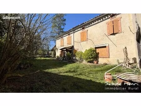 propriété 5 pièces 207 m²