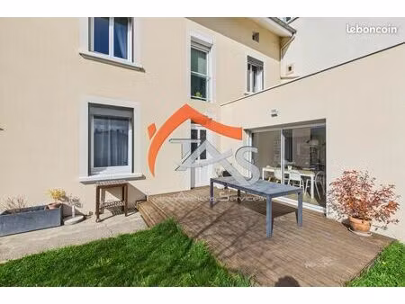 maison 5 pièces 142 m²