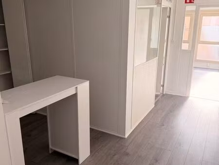 bureau 116 m2 avec 2 parkings à 2 mn de la gare saint léon