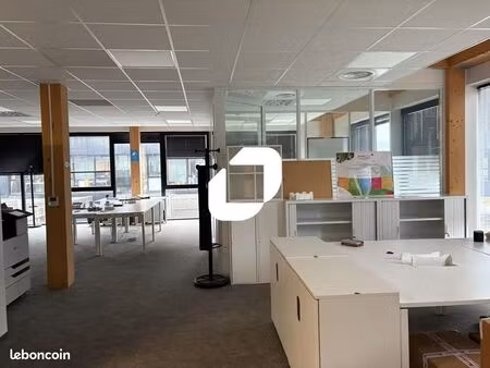 bureau 721 m²