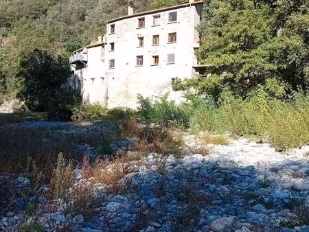 maison composée de 5 appartements avec belles vues et potentiel locatif à vendre