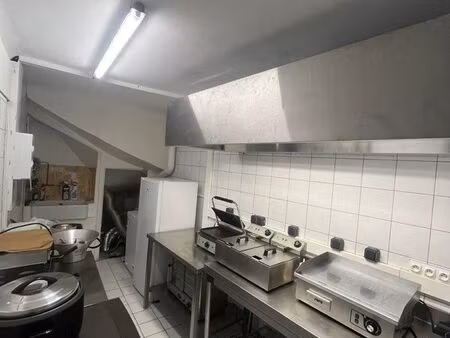 à vendre : restaurant rapide à mâcon loyer très attractif : seulement 210 / mois