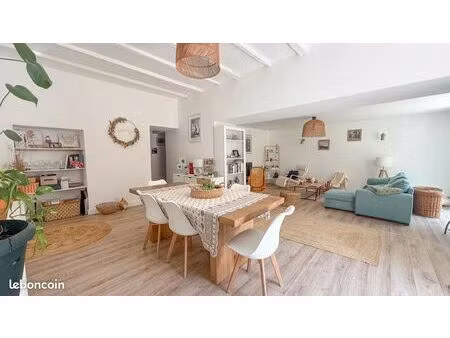 ⸻ t4 100 m² entièrement rénové – 3 chambres – parking privé – caderousse