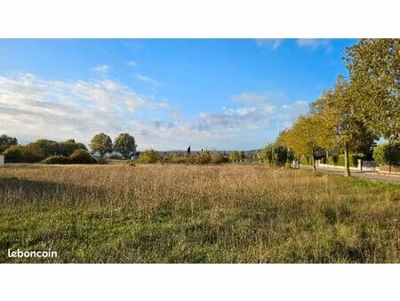 terrain 302 m² villelaure