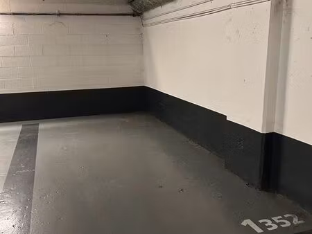 parking sécurisé au sein du parking des halles