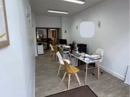 local commercial - laval