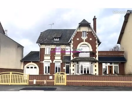 propriété 10 pièces 241 m²