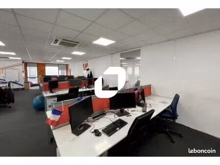 bureaux 700 m²