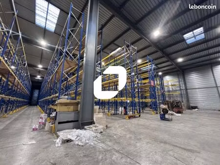 local industriel 4 886 m²