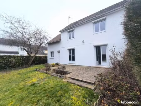 pavillon 3 chs jardin et 2 garages longueau