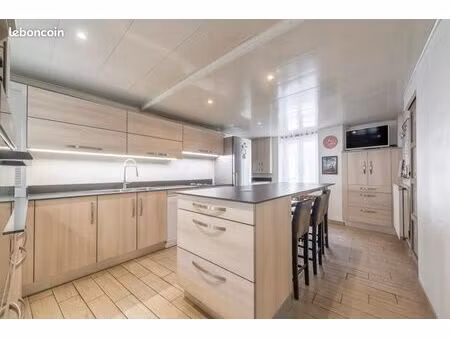 maison 11 pièces 308 m²