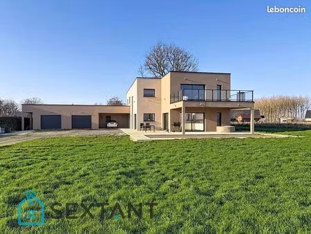 maison 8 pièces 380 m²