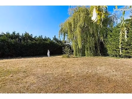 terrain 1 008 m² aubergenville