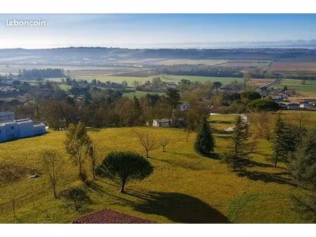 un emplacement d’exception sur les hauteurs  avec vue imprenable sur les pyrénées