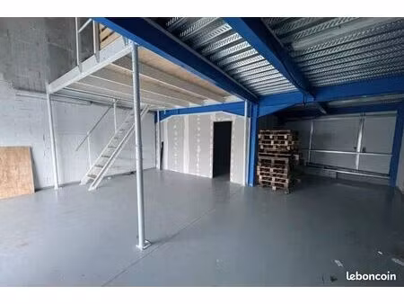 local d'activite 208 m² mareuil-lès-meaux