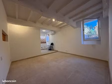 studio location à l’année centre village roussillon
