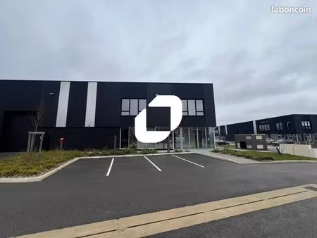 local d'activité 684 m²