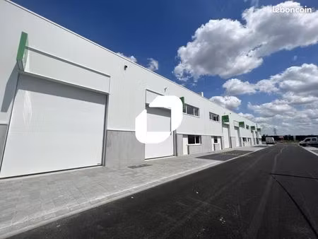 local d'activité 3 220 m²