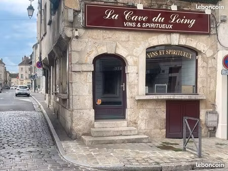 mplacement n°1 – local commercial en angle – tous commerces possibles – nemours centre