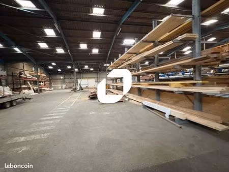 local d'activité 1 800 m²