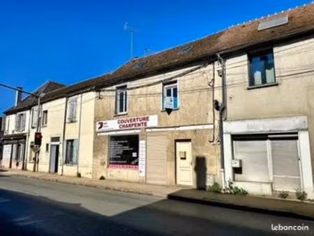local commercial 31 m² — centre-ville la chapelle-la-reine