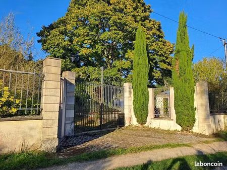 propriété 9 pièces 240 m²