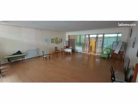 local commercial 92m² pour activites fitness  danse  sport
