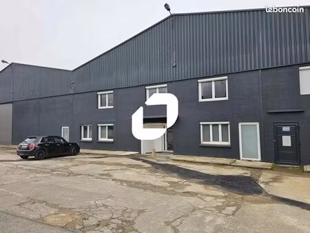 local d'activité 1 580 m²