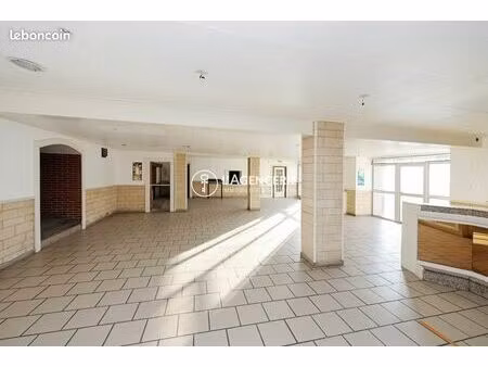 local 250 m² saint-juéry