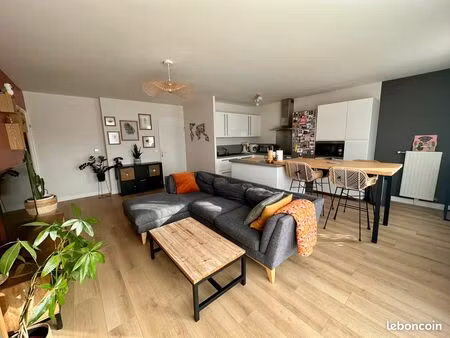 appartement t3 lumineux et calme – 65 m² – dernier étage avec terrasse et parking
