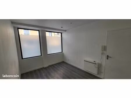 bureau au sein d'un cabinet paramédical