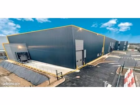 local d'activite 993 m² lieusaint