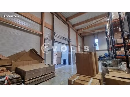 local d'activité 1 032 m²