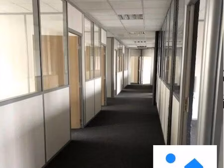 bureaux 147 m²