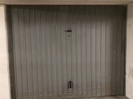 location garage box et parking à caen le port - ste-thérèse (14000) : à louer / 17m² caen 