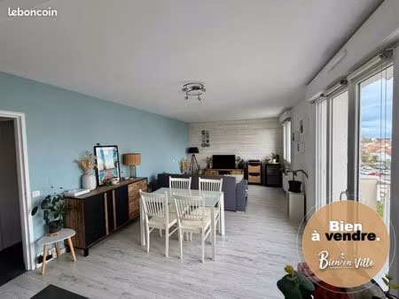 la houssais - t4 rénové - 2 chambres - cave et parking