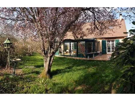 maison 8 pièces 133 m² (+ 80 m² sous-sol)